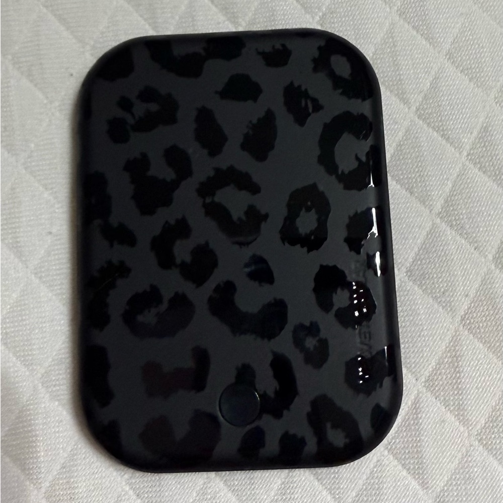 Velvet Caviar - Black Leopard Magsafe Battery Power Pack